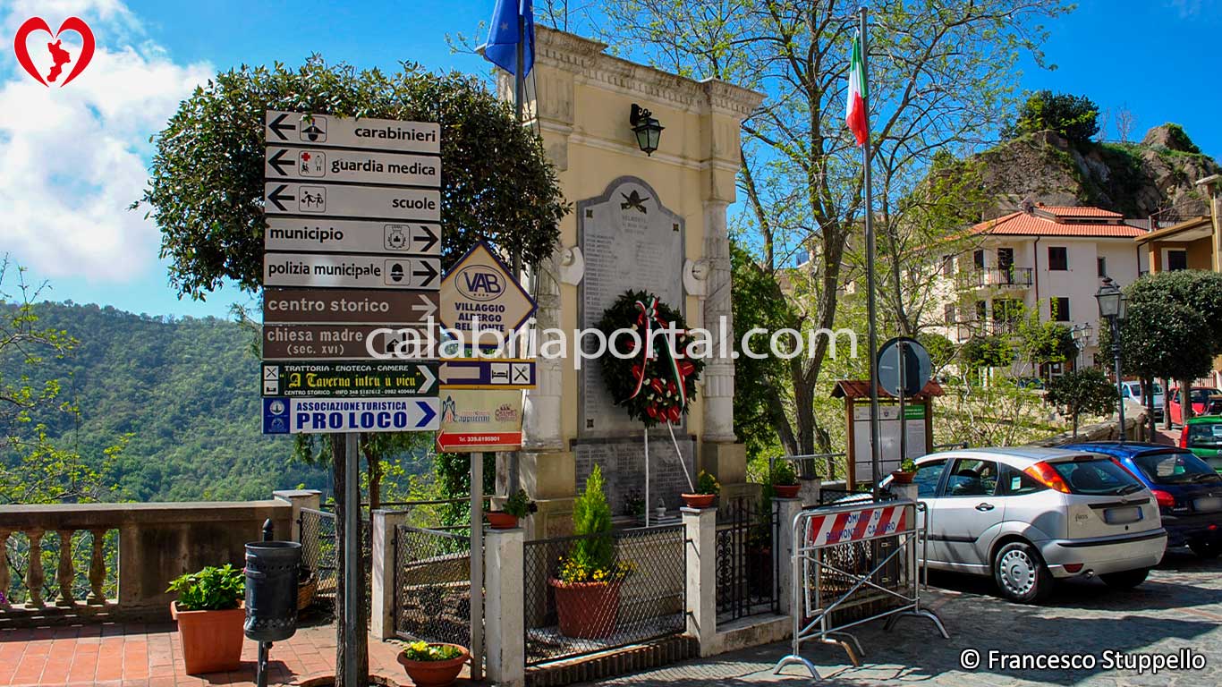 Monumento ai Caduti per la Patria a Belmonte Calabro (CS)