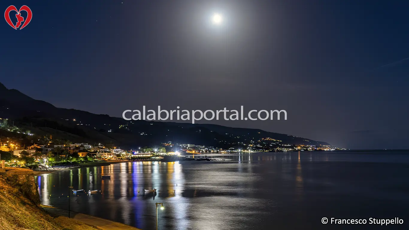 Costa di Belvedere Marittimo vista da Diamante - Calabria