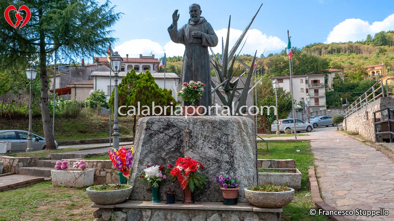 Monumento a San Pio a Bianchi (CS)