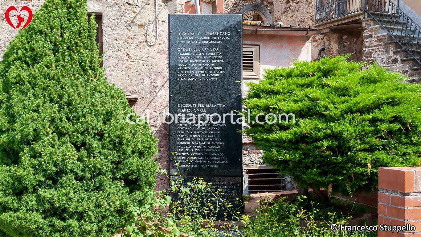 Monumento ai Caduti sul Lavoro di Carpanzano (CS)