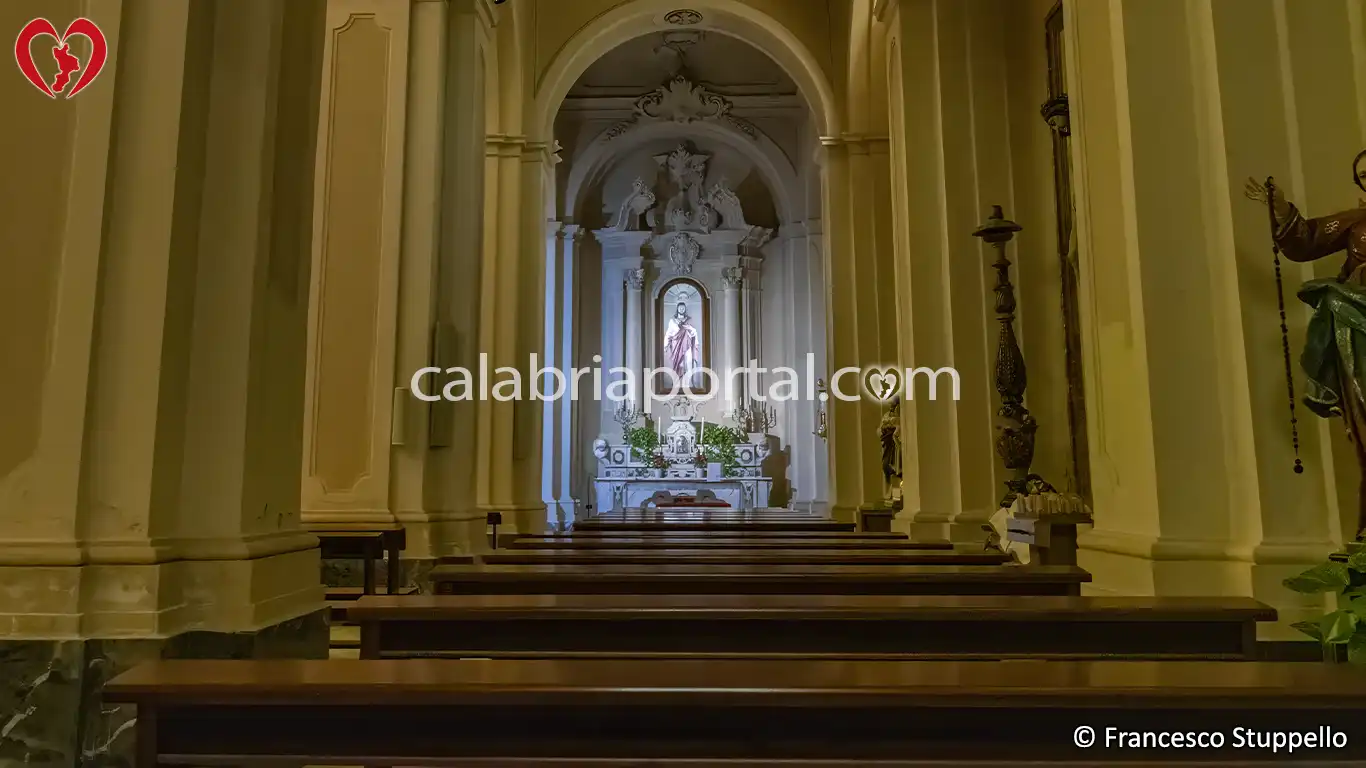 Navata Laterale Destra della Chiesa di San Benedetto a Cetraro
