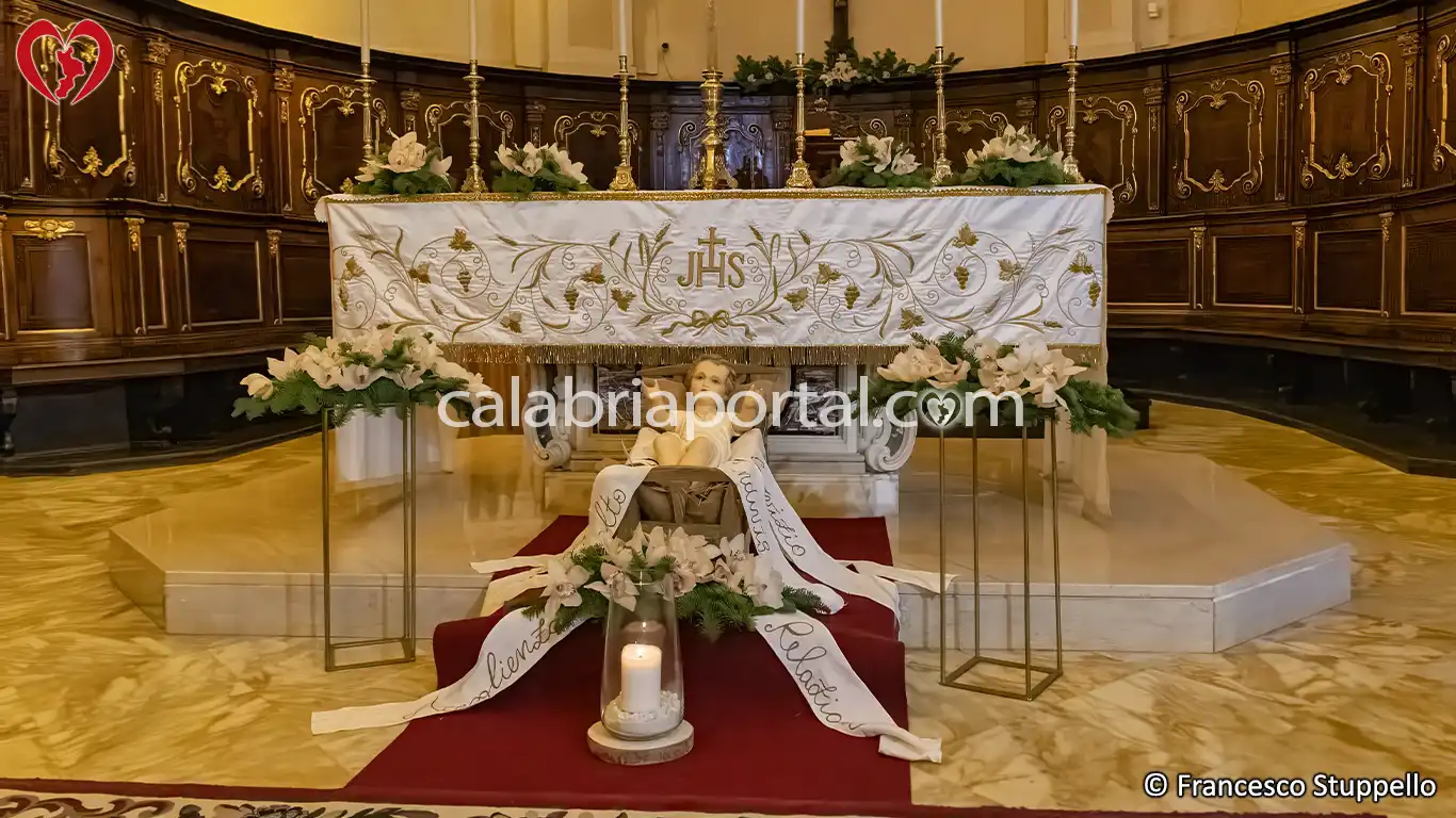L'Altare Maggiore della Chiesa di San Benedetto a Cetraro