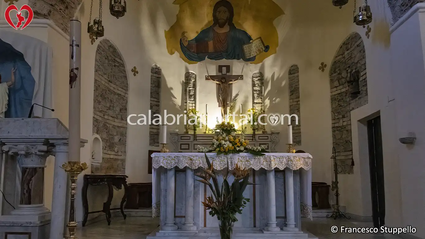 Altare Maggiore della Chiesa di Santa Maria dei Fiori a Cirella