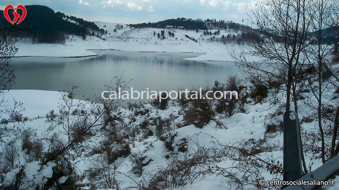 Lago del Passante con la neve
