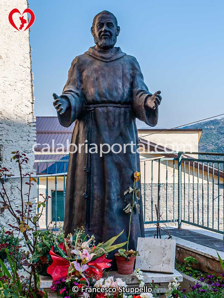 Monumento a Padre Bernardino Otranto a Cropalati (CS)