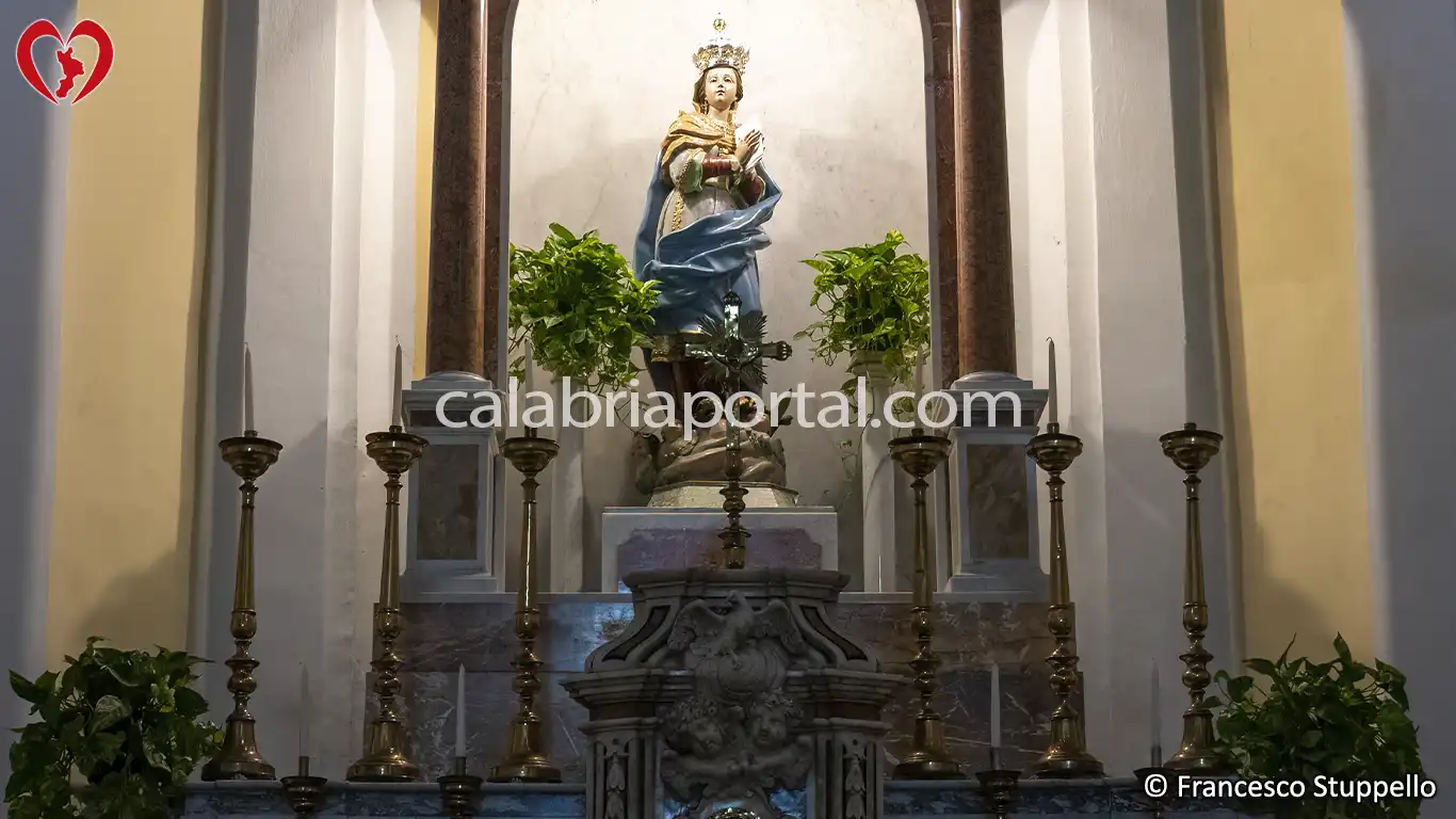 Statua dell'Immacolata Concezione della Chiesa dell'Immacolata Concezione a Fagnano Castello (CS)