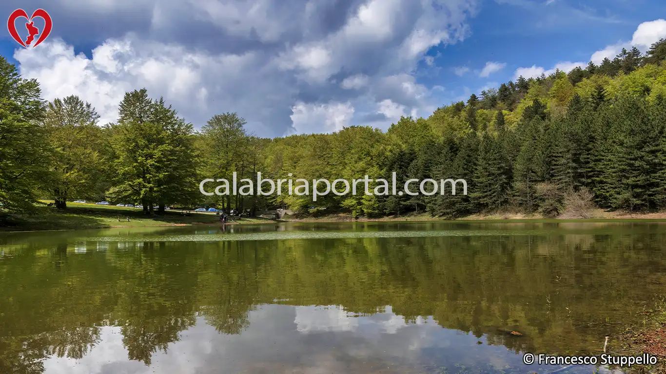 Il Lago della Paglia a Fagnano Castello (CS)