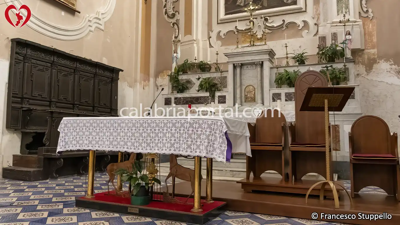 Altare Maggiore della Chiesa Matrice di Fiumefreddo Bruzio