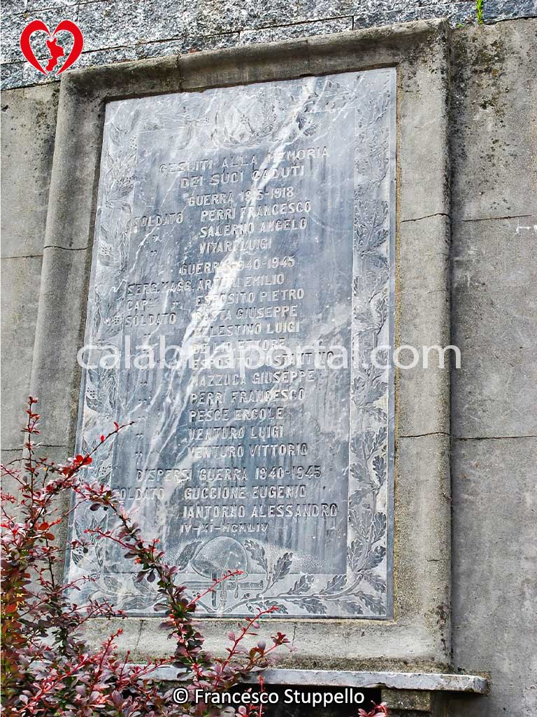 Monumento ai Caduti per la Patria di Gesuiti (CS)