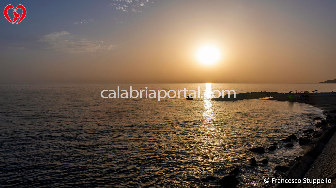 Spiaggia di Intavolata (CS): la spiaggia al tramonto
