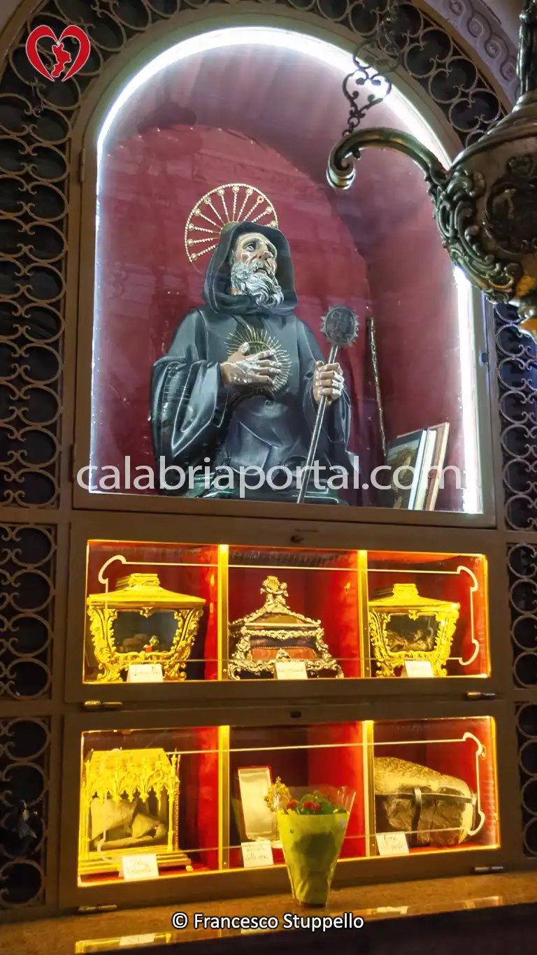 Reliquie di San Francesco presso il Santuario a Paterno Calabro