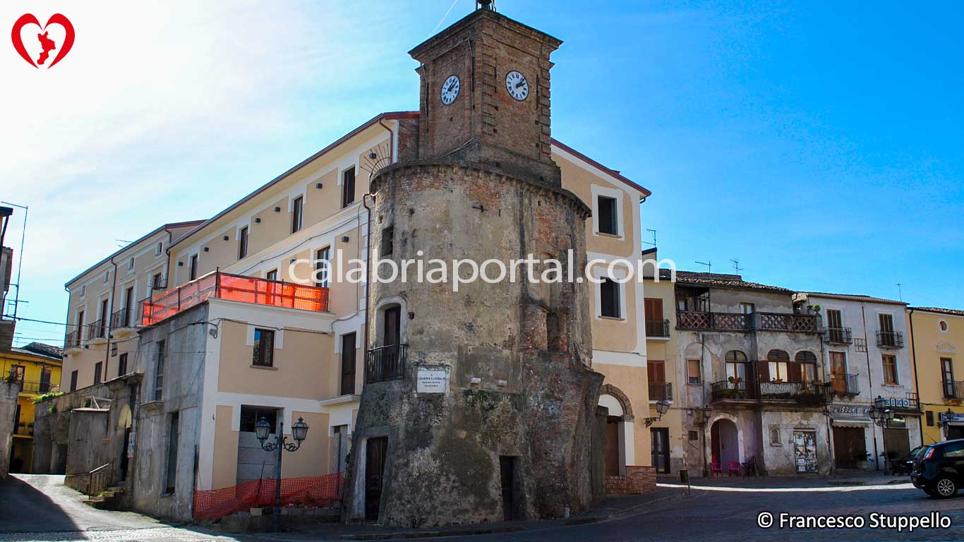 Torre dell'Orologio a Roggiano Gravina (CS)