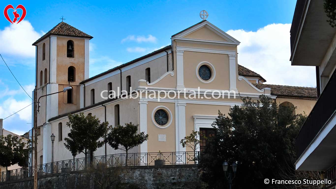 San Demetrio Corone (CS): Chiesa di S. Demetrio Megalomartire
