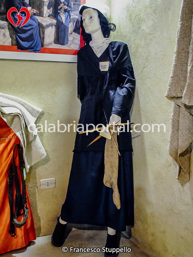 Costume Occitano del Museo di San Sisto dei Valdesi (CS)