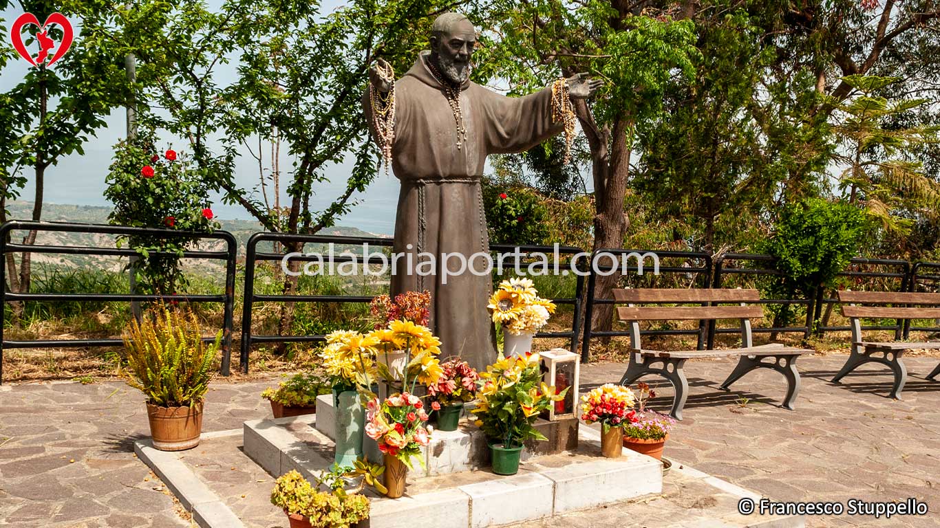 Monumento a San Pio a Terravecchia (CS)