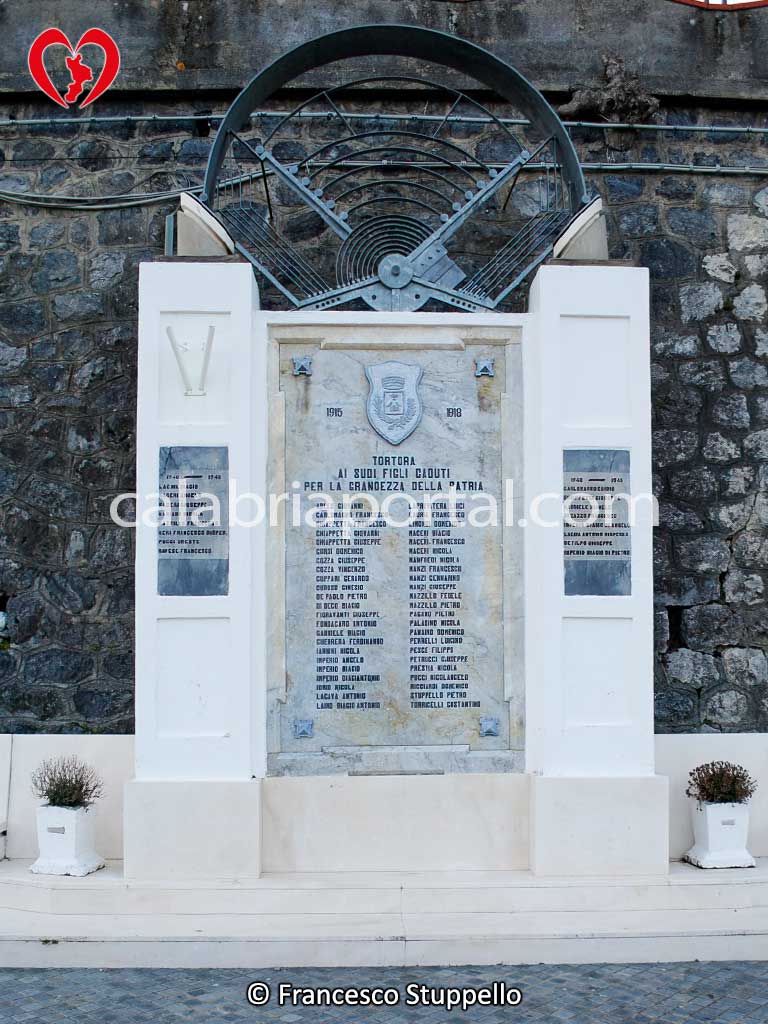 Monumento ai Caduti per la Patria di Tortora (CS)