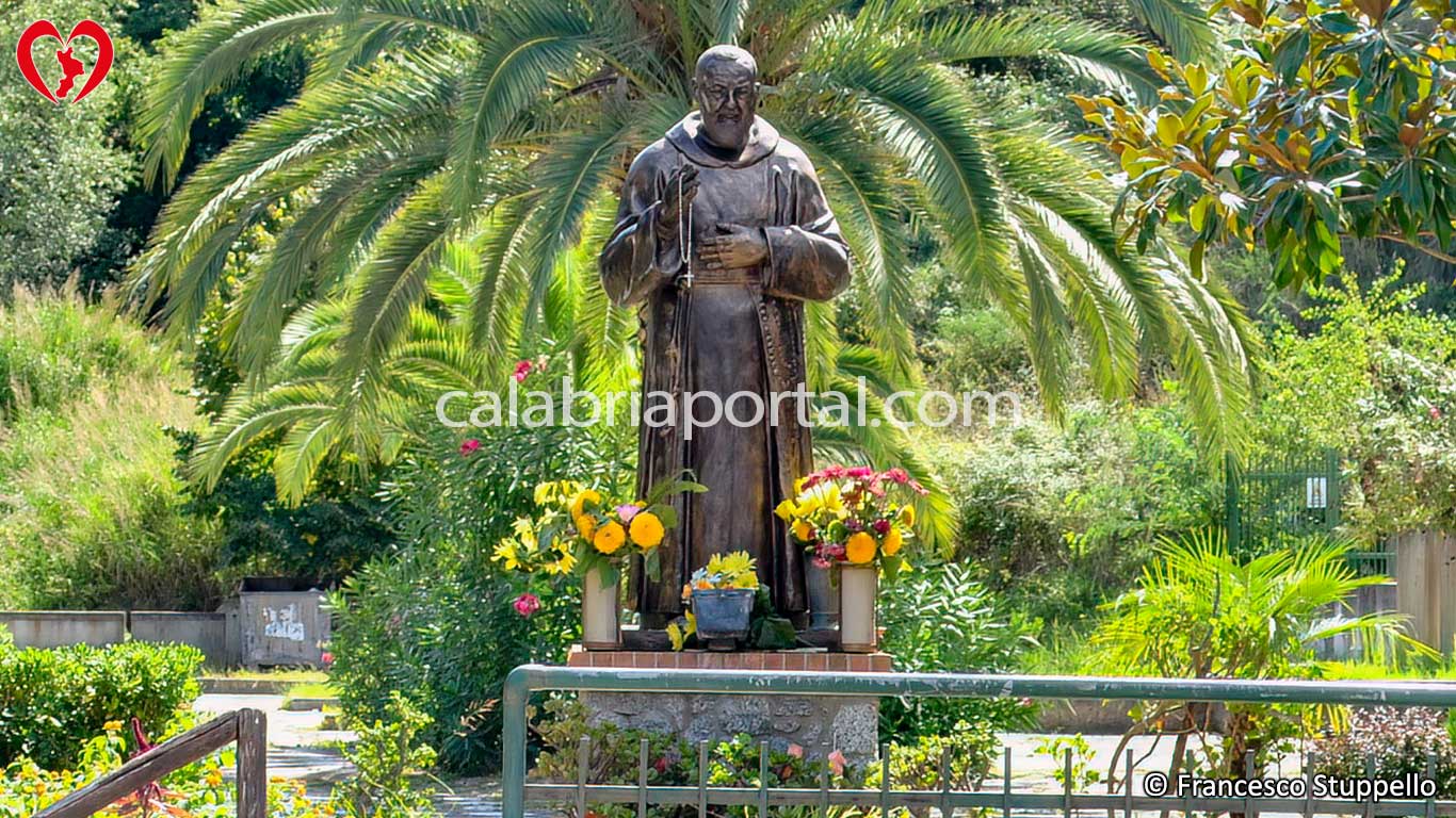 Monumento a San Pio a Coccorino (VV)