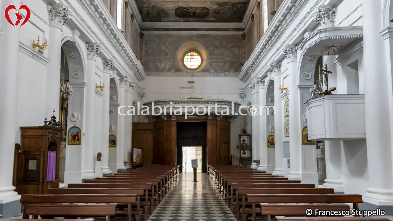 Navata Centrale della Chiesa di San Giorgio Martire a Pizzo