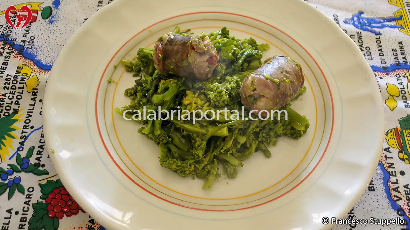 Ricetta dei Broccoli Rapa e Salsiccia alla Calabrese: impiattate e servite