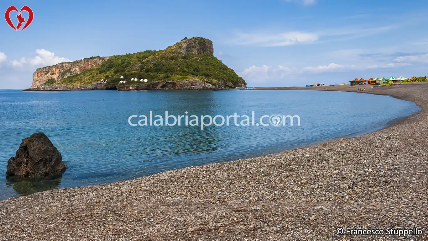 L'Isola di Dino a Praia a Mare: la più grande della Calabria