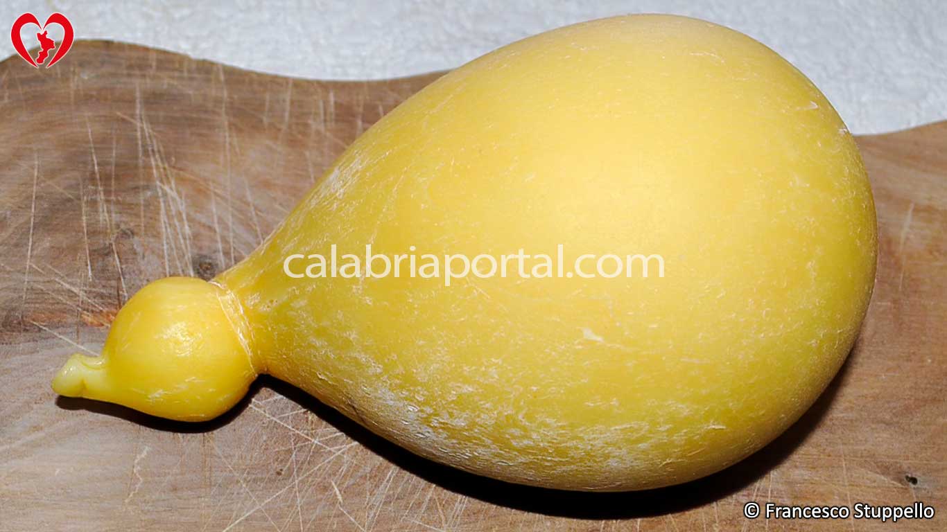 Caciocavallo Podolico: tipico formaggio calabrese