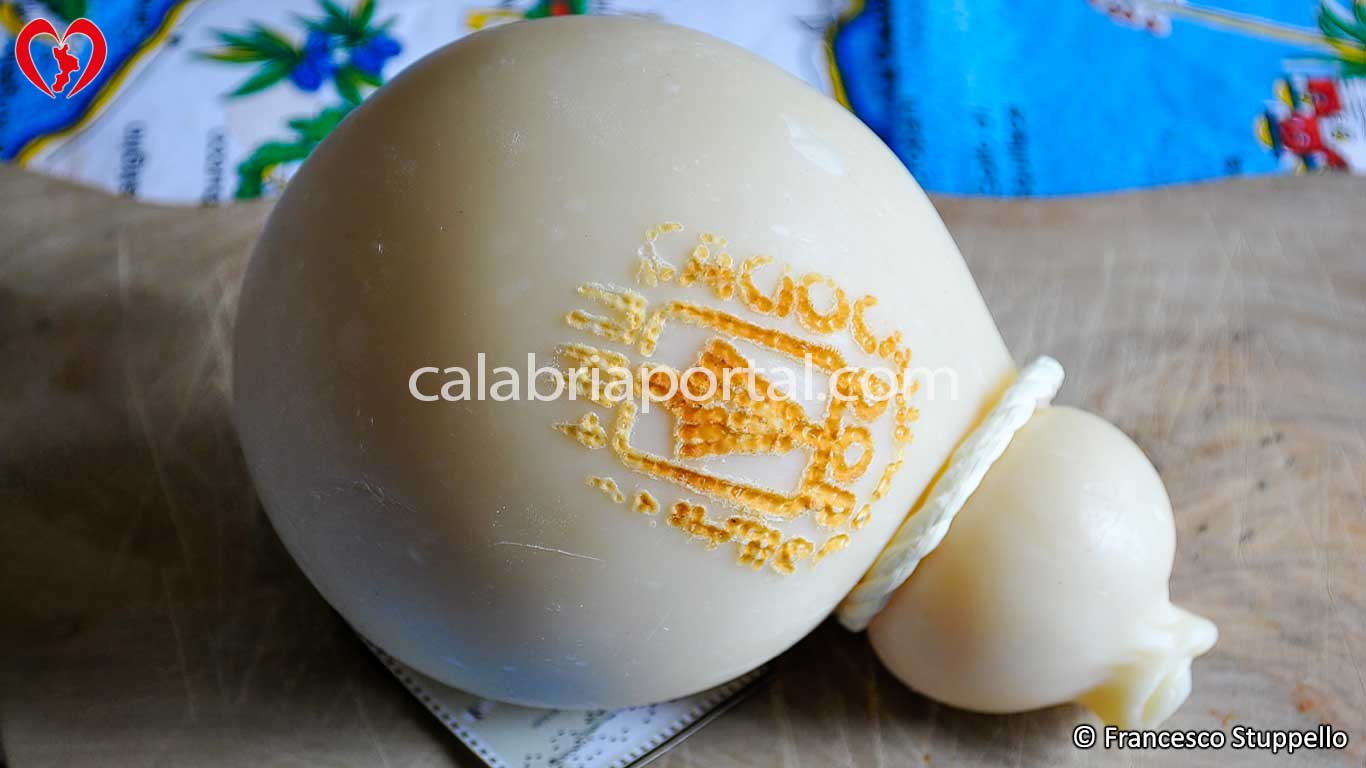 Caciocavallo Silano: tipico formaggio calabrese