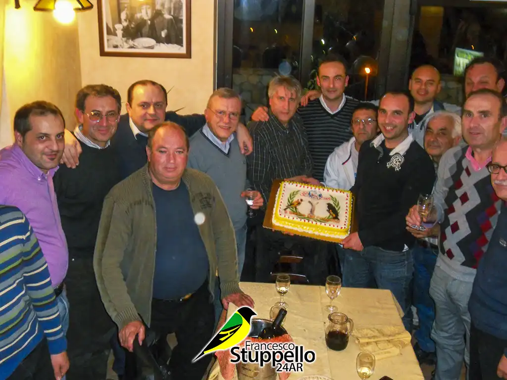 2012: Fuscaldo, il taglio della torta durante la cena del Salone dei Fringillidi