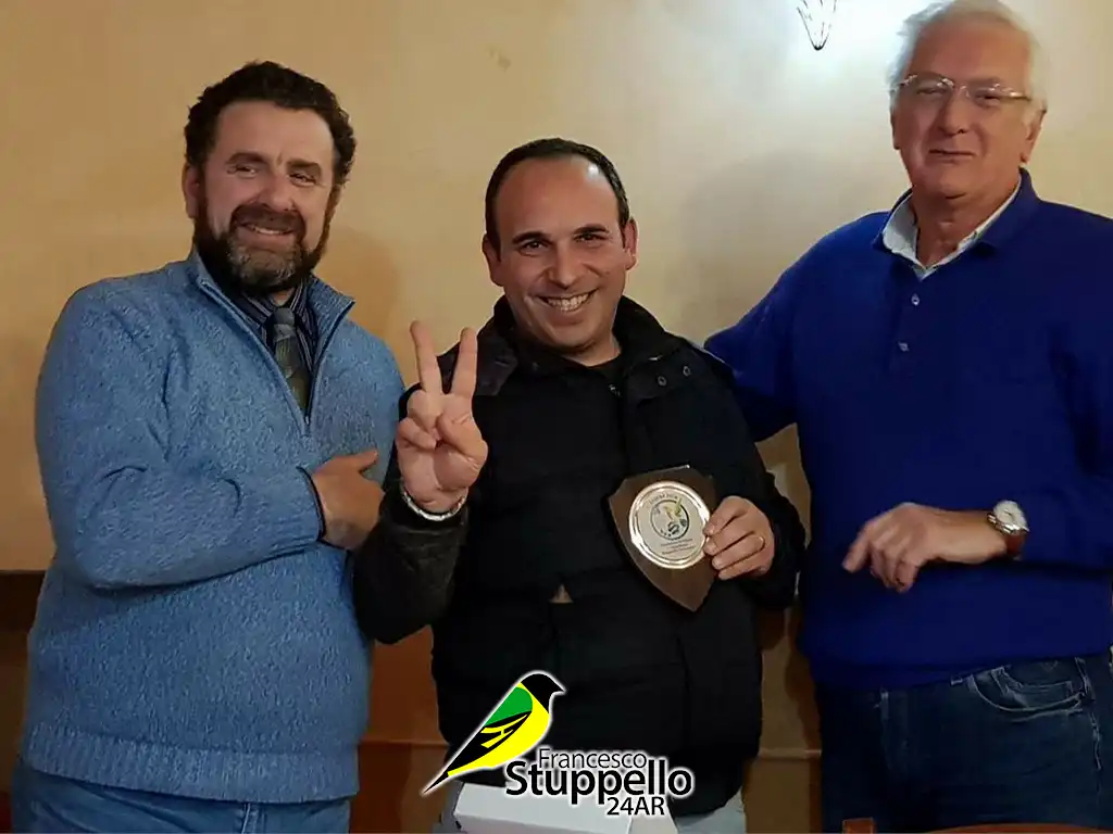 2018: Lamezia Terme, con Peppe Ielo, Consigliere F.O.I., e Sergio Pacetti, Presidente R.O.C., per la premiazione per il titolo di Campione del Mondo