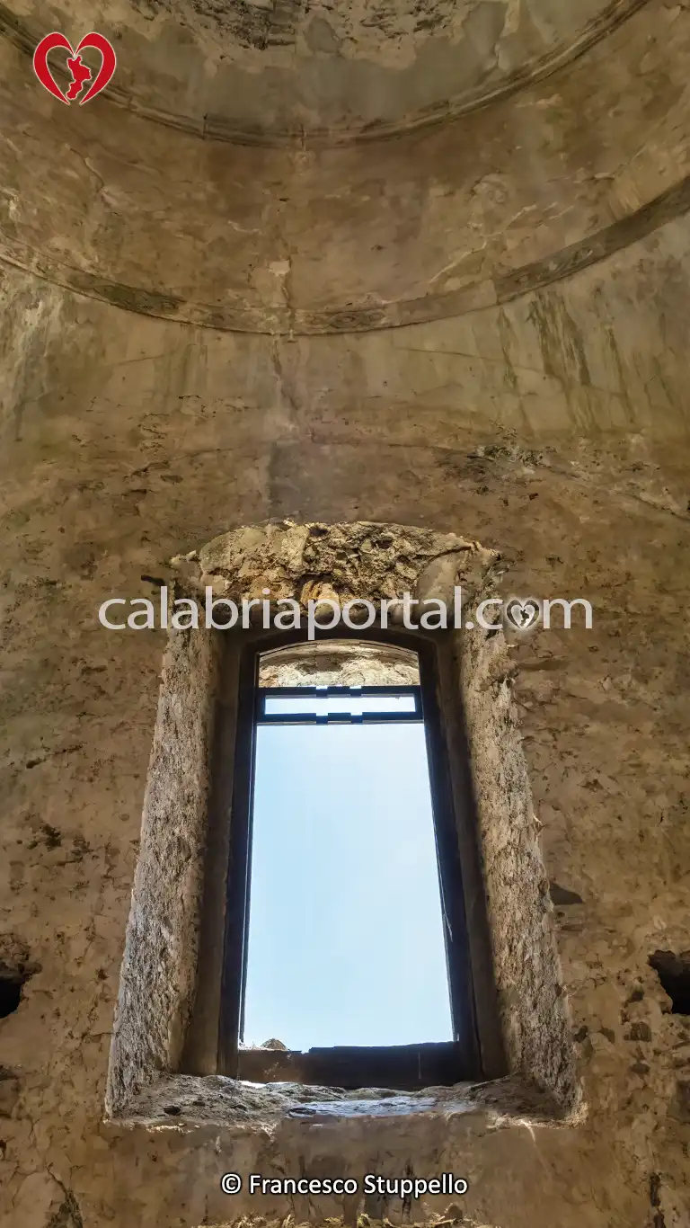 Eremo di Sant'Elia il Vecchio a Curinga (CZ) Eremo di Sant'Elia il Vecchio a Curinga (CZ)