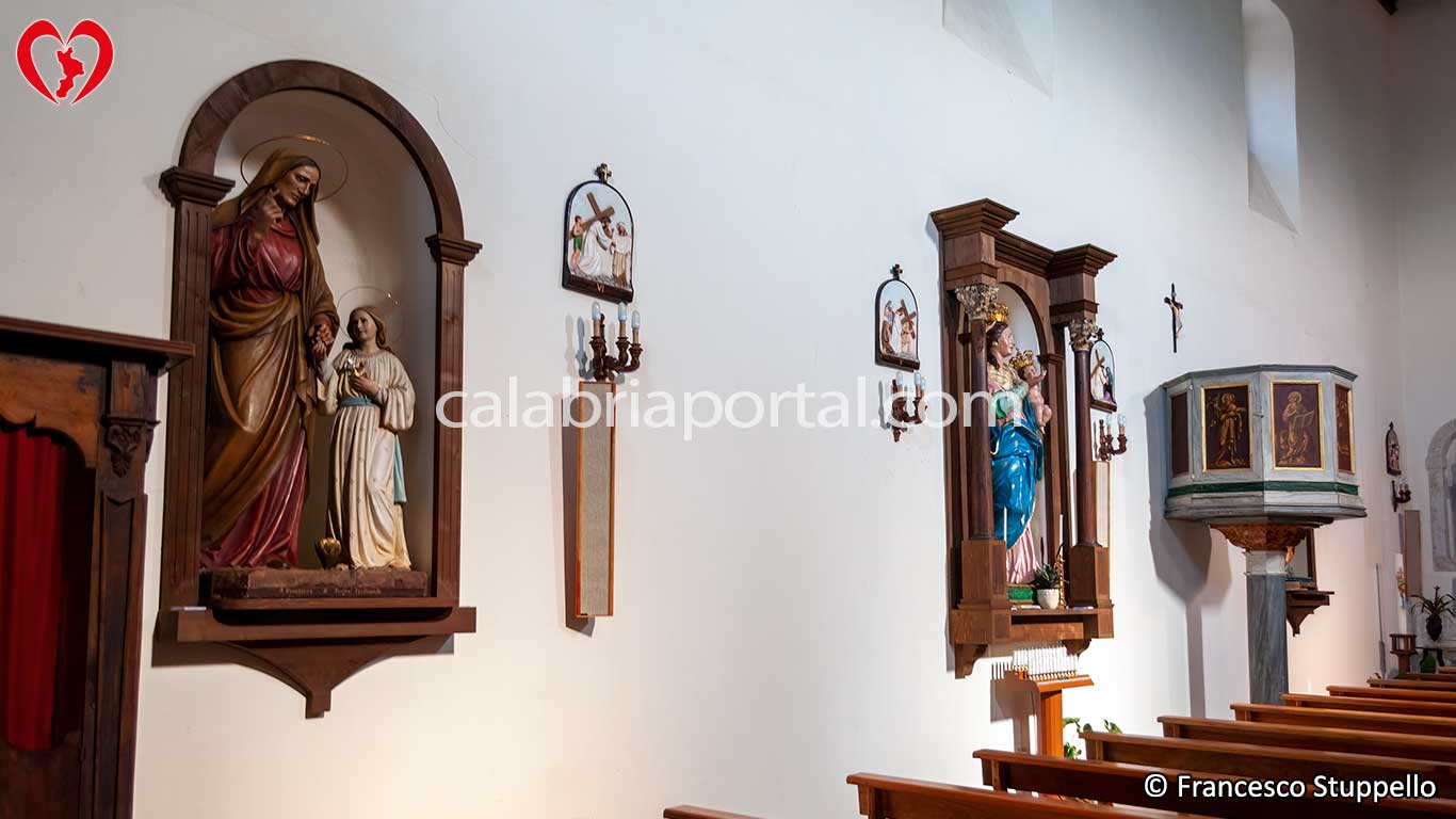 Chiesa di Maria SS. delle Grazie a Motta Santa Lucia (CZ)