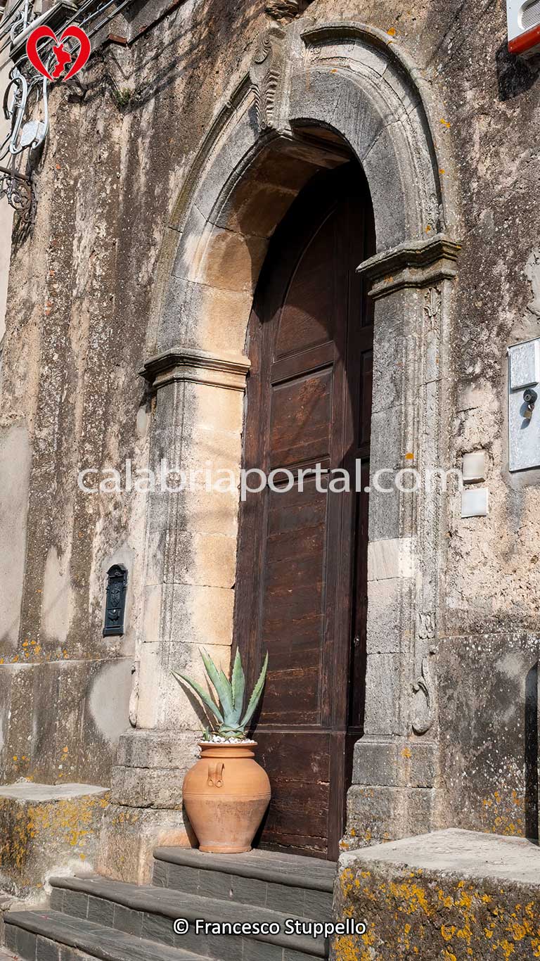 Portale Litico di Motta Santa Lucia (CZ)