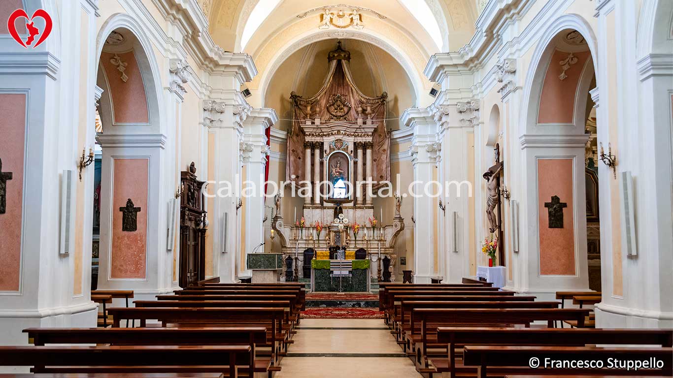 Chiesa di San Tommaso a San Mango d'Aquino (CZ) Chiesa di San Tommaso a San Mango d'Aquino (CZ)