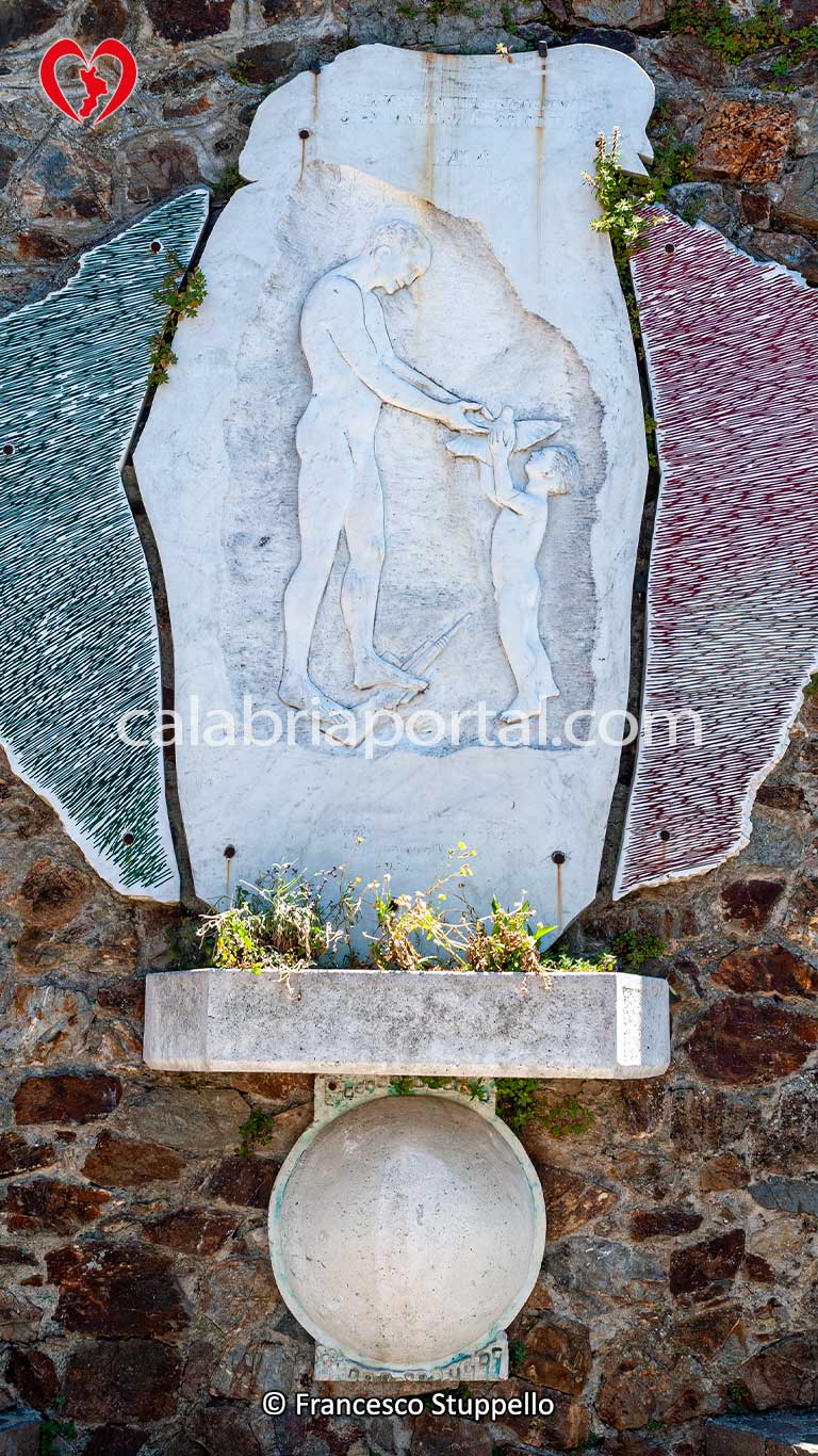 Monumento alla Pace a San Mango d'Aquino (CZ) Monumento alla Pace a San Mango d'Aquino (CZ)