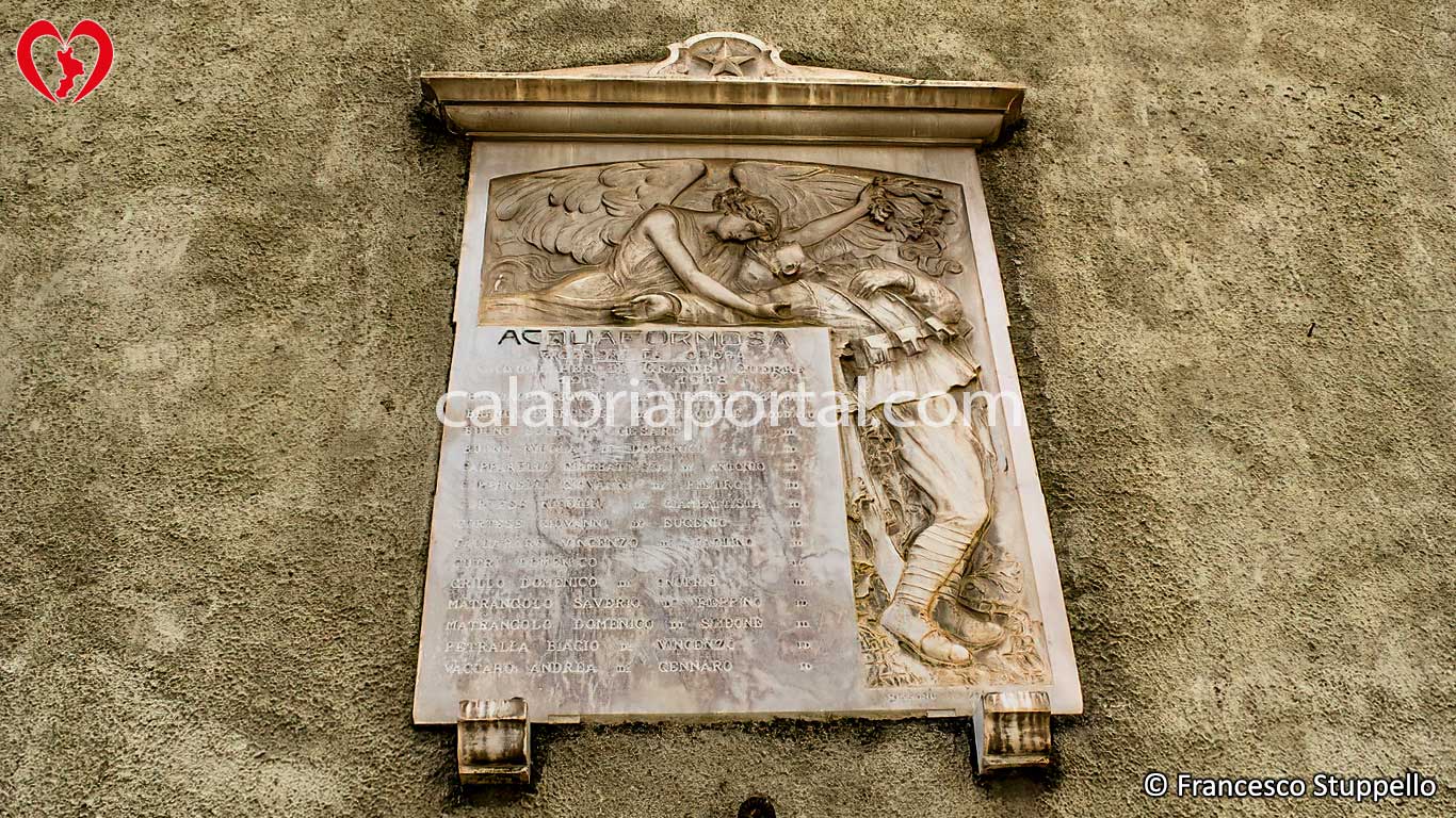 Monumento ai Caduti per la Patria di Acquaformosa (CS) Monumento ai Caduti per la Patria di Acquaformosa (CS)