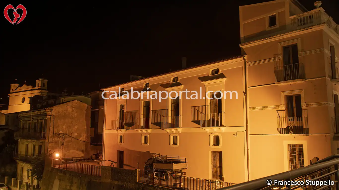 Acquappesa (CS): Palazzo Gentili