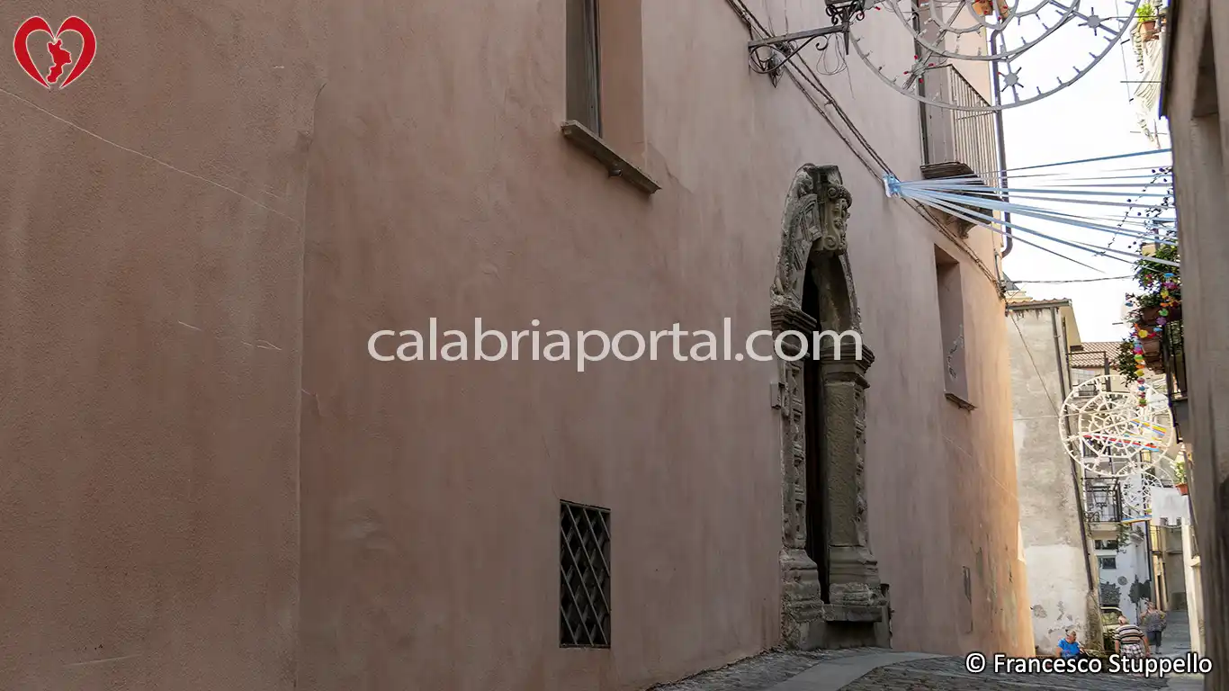 Acquappesa (CS): Palazzo Gentili