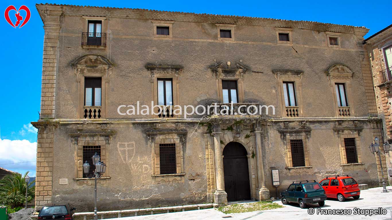 Palazzo Cybo-Malaspina di Aiello Calabro (CS)