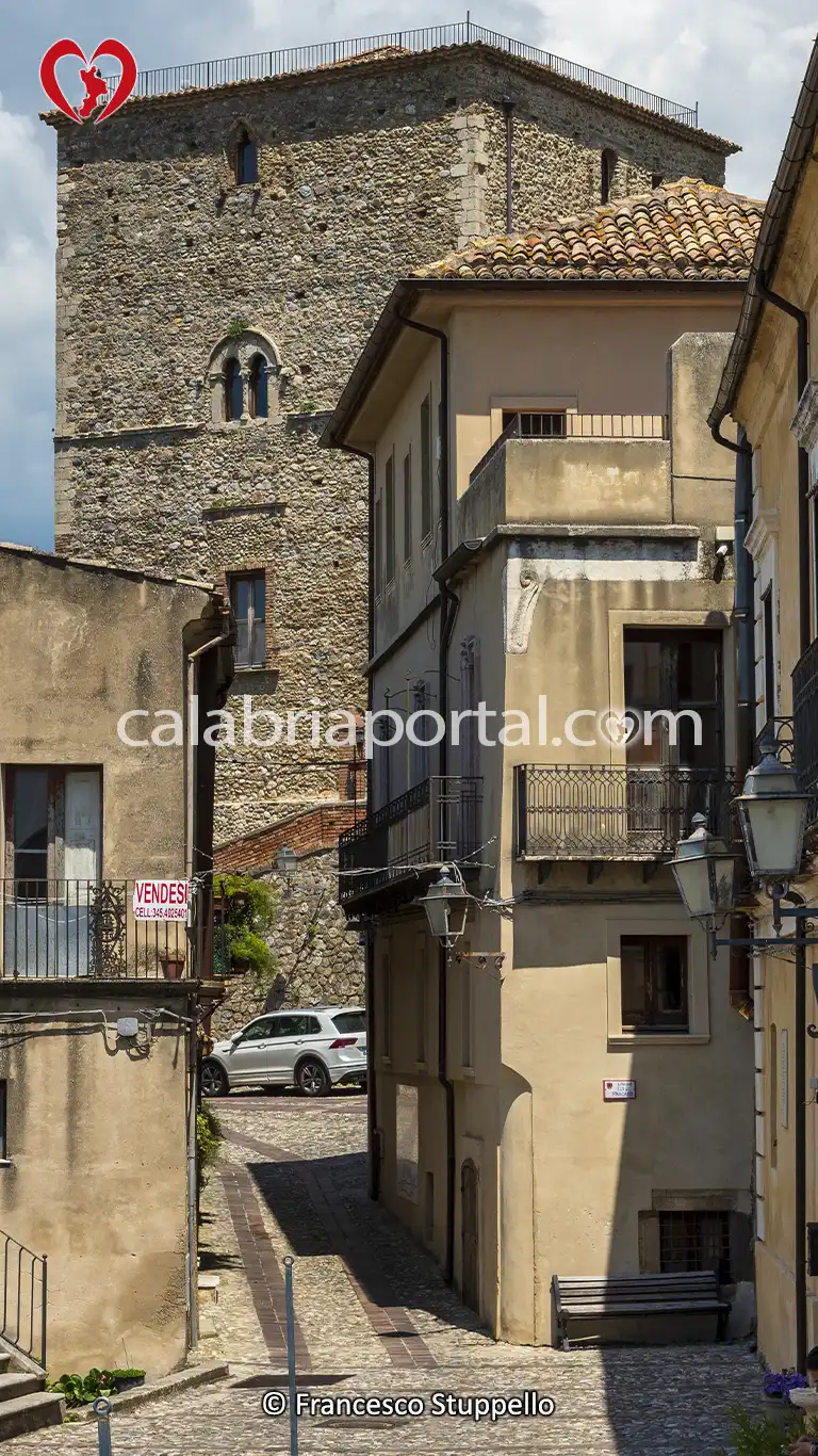 Scorcio di via Paladino ad Altomonte Scorcio di via Paladino ad Altomonte