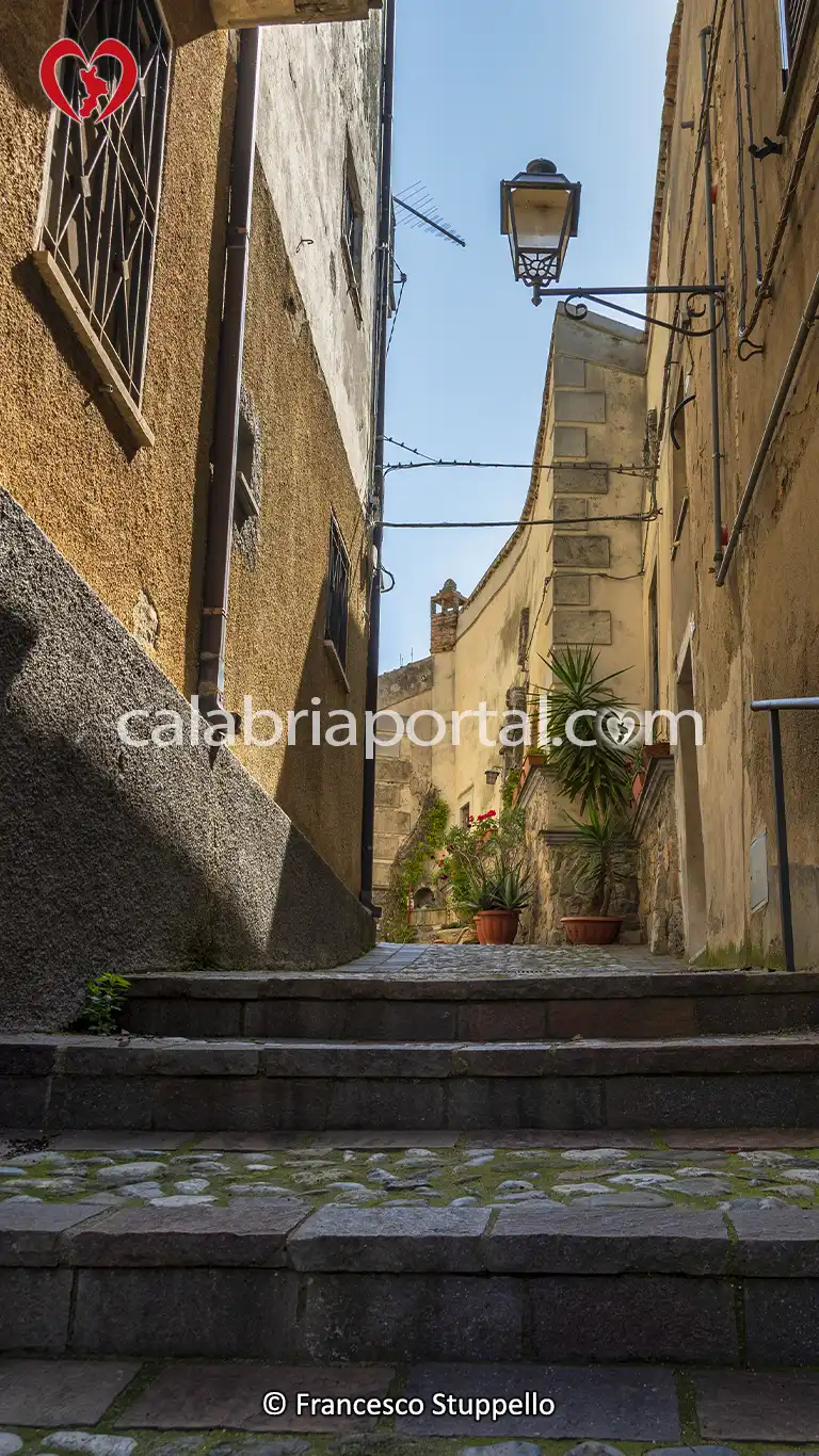 Scorcio del Centro Storico di Altomonte Scorcio del Centro Storico di Altomonte