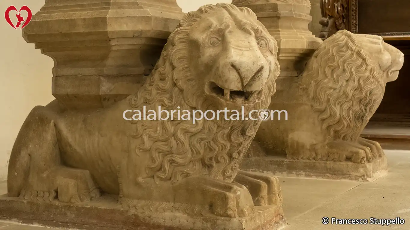 Leone del Mausoleo di Filippo di Sangineto ad Altomonte Leone del Mausoleo di Filippo di Sangineto ad Altomonte