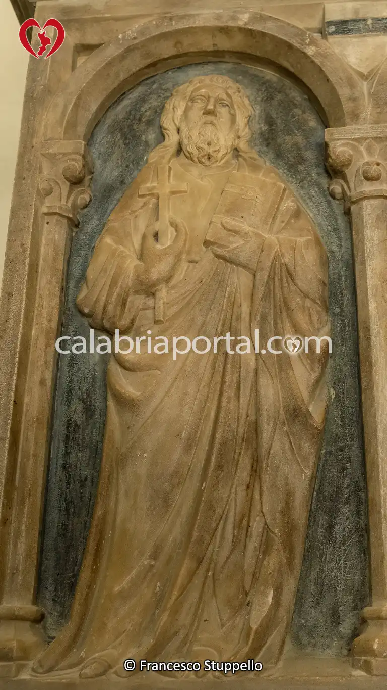 Figura di San Filippo Apostolo sul Basamento del Mausoleo di Filippo di Sangineto ad Altomonte Figura di San Filippo Apostolo sul Basamento del Mausoleo di Filippo di Sangineto ad Altomonte