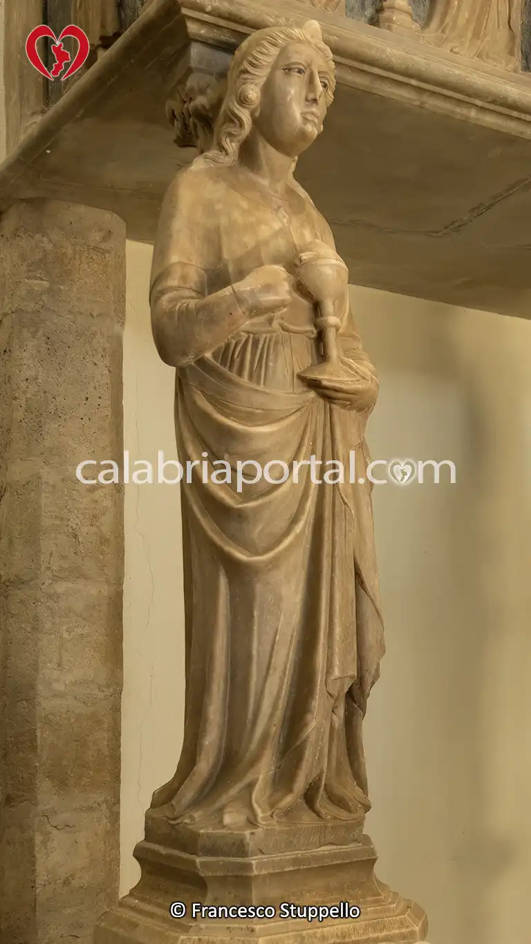 Cariatide "La Fede" del Mausoleo di Filippo di Sangineto ad Altomonte Cariatide "La Fede" del Mausoleo di Filippo di Sangineto ad Altomonte