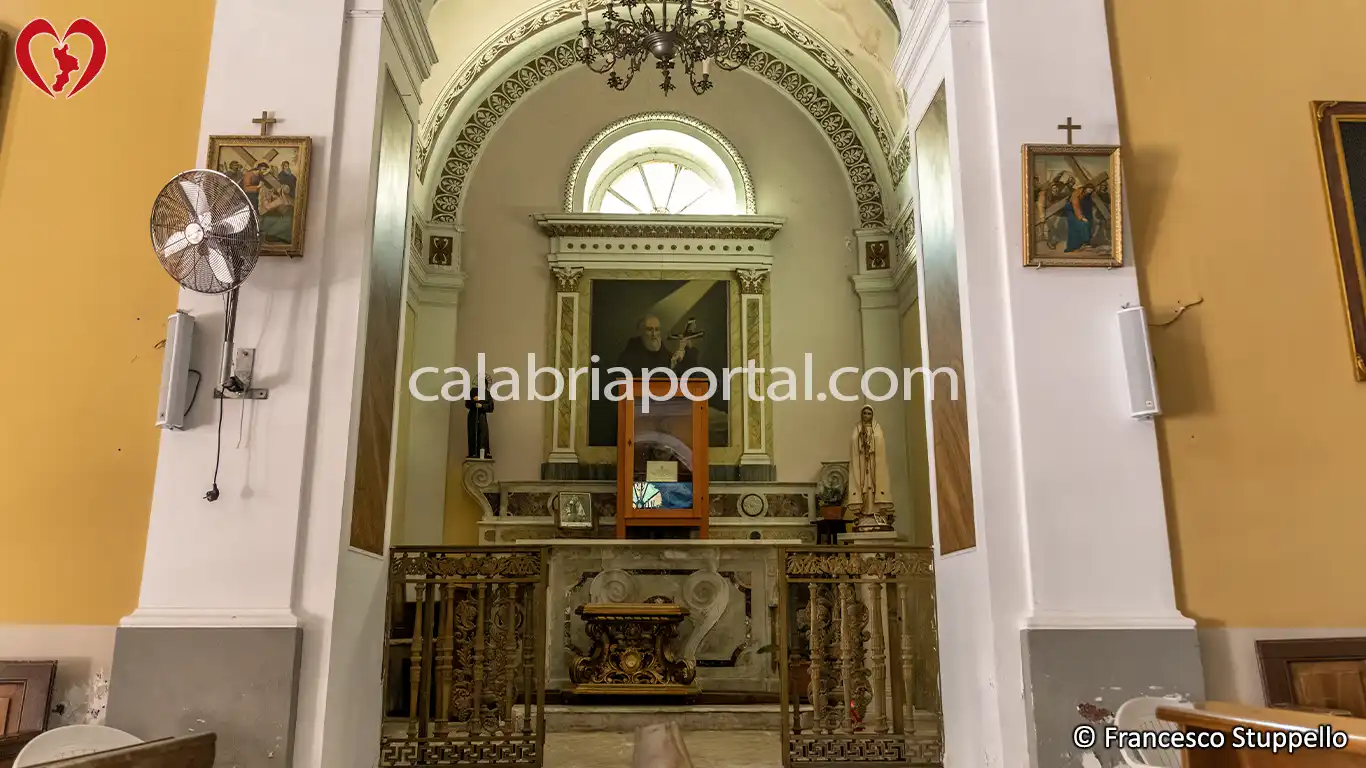 Chiesa di Santa Maria del Carmine ad Amantea (CS) Chiesa di Santa Maria del Carmine ad Amantea (CS)