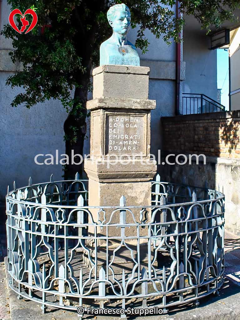 Monumento a Domenico Sola ad Amendolara (CS)