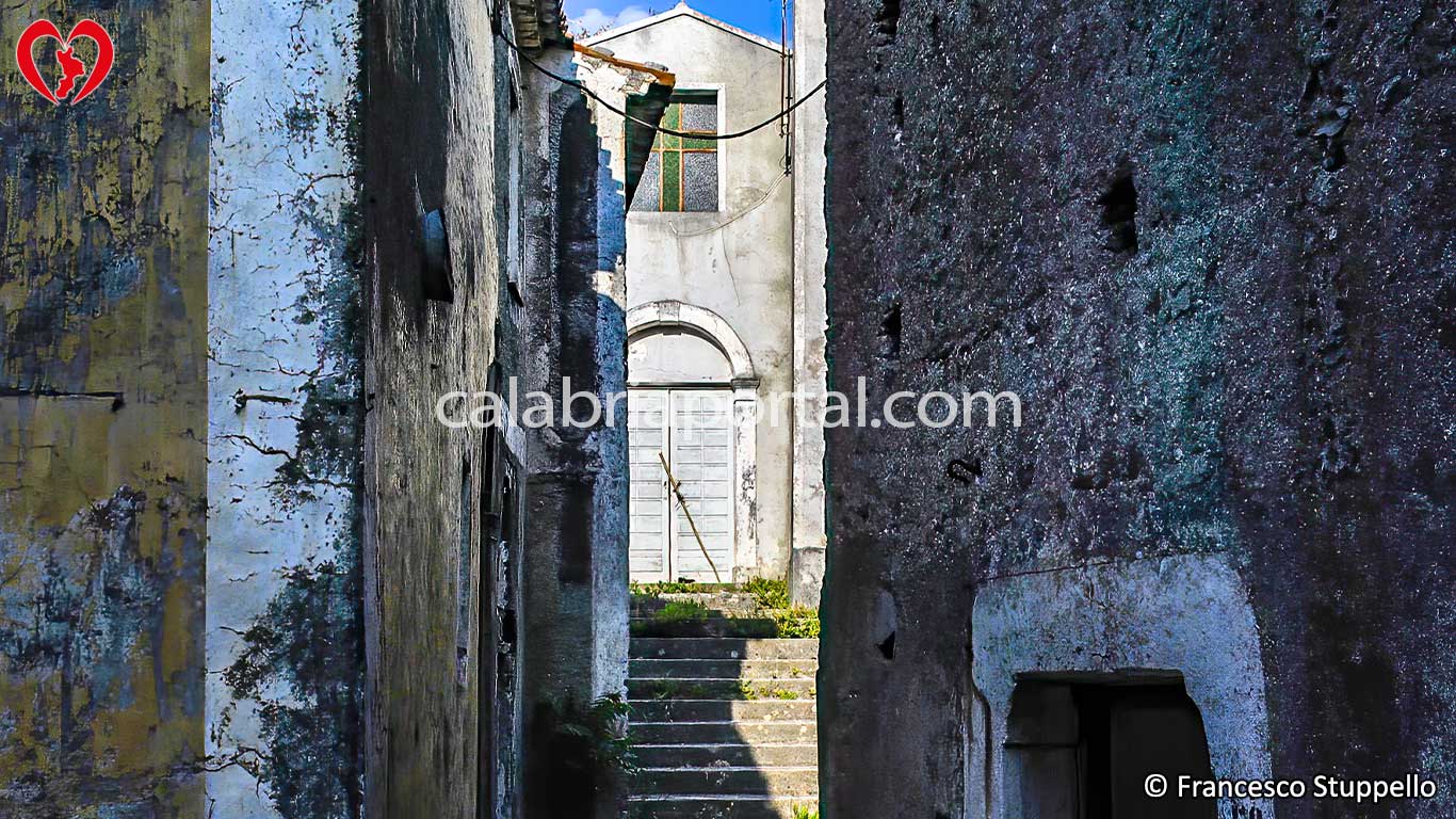 Scorcio del Borgo di Avena di Papasidero (CS) Scorcio del Borgo di Avena di Papasidero (CS)