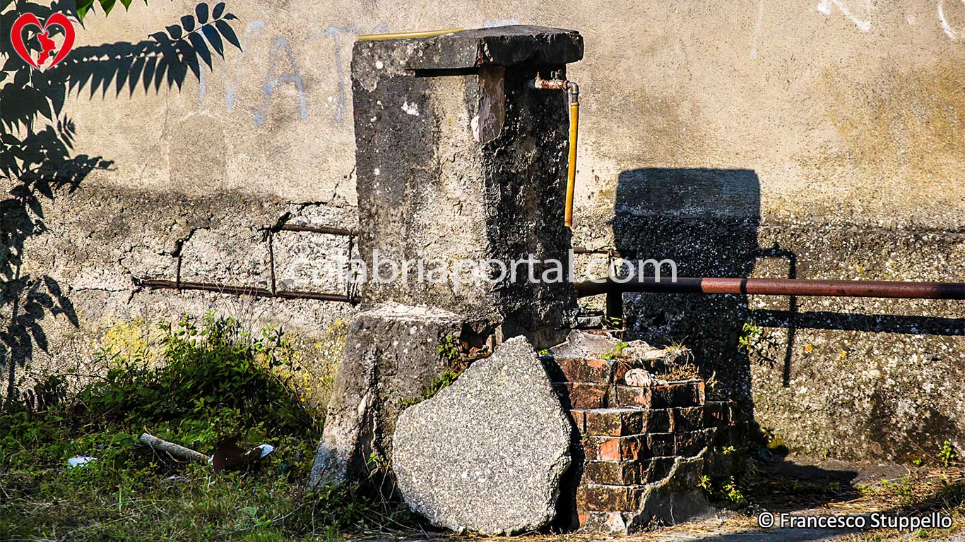 Scorcio del Borgo di Avena di Papasidero (CS) Scorcio del Borgo di Avena di Papasidero (CS)