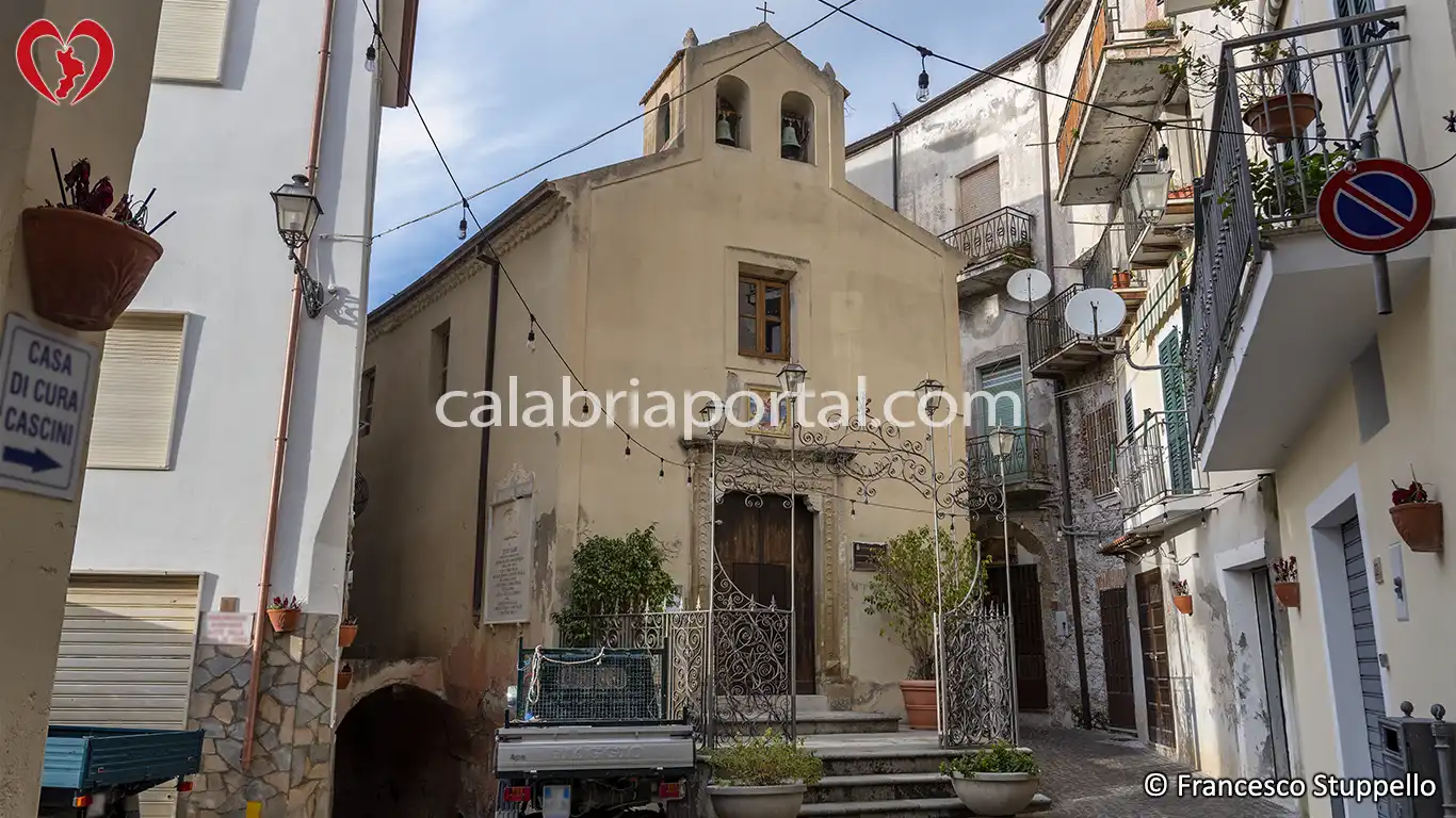 Chiesa di San Giacomo Maggiore a Belvedere Marittimo (CS) Chiesa di San Giacomo Maggiore a Belvedere Marittimo (CS)