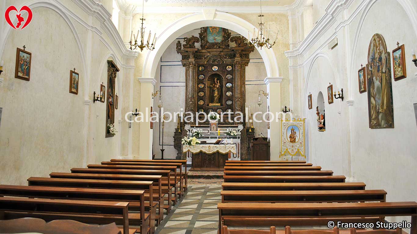 Chiesa di San Giacomo Maggiore a Belvedere Marittimo (CS) Chiesa di San Giacomo Maggiore a Belvedere Marittimo (CS)