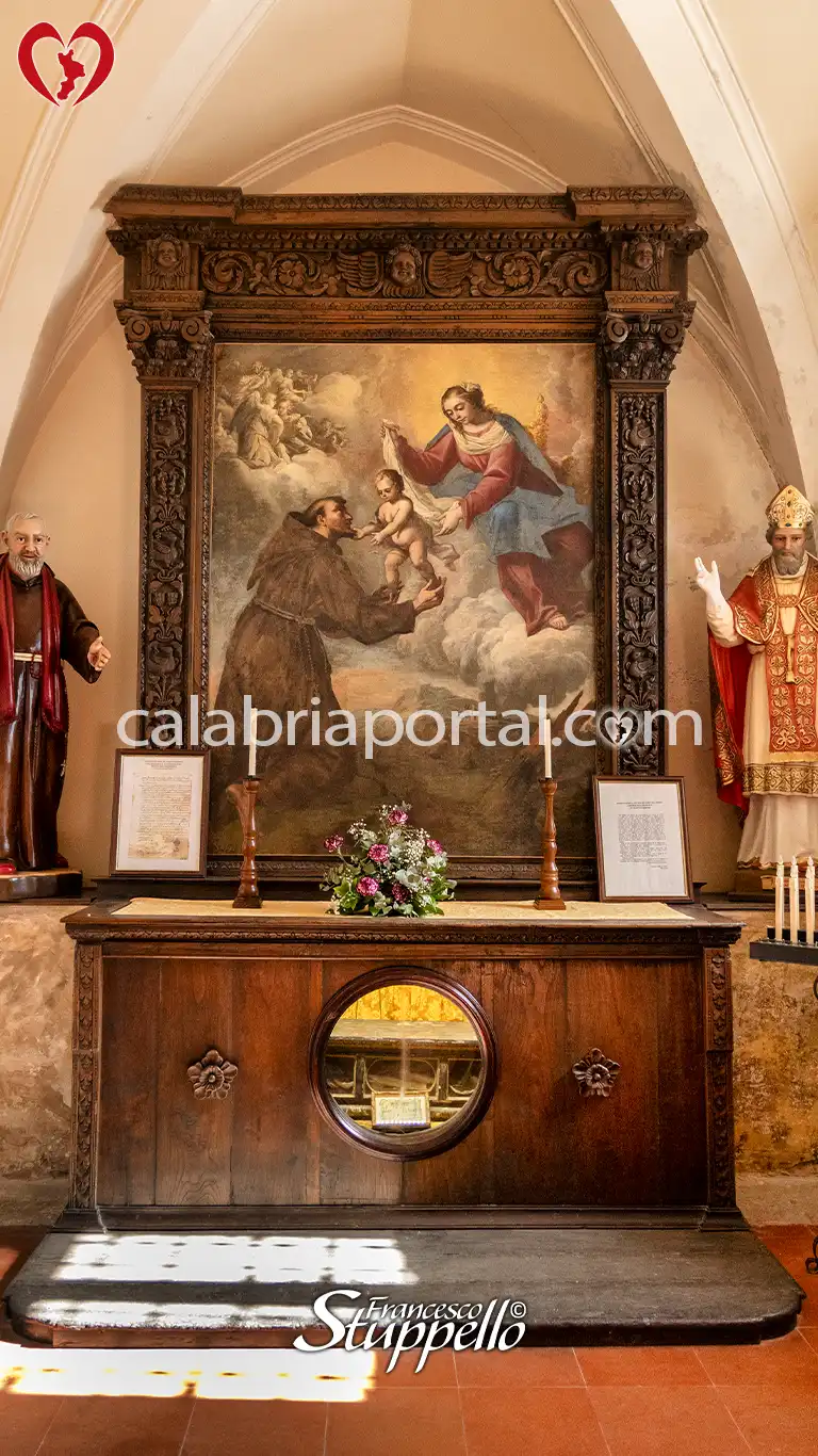 Cappella Laterale con le Reliquie di San Valentino a Belvedere Marittimo