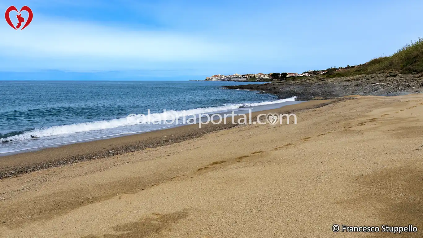 Spiaggia e Scogliera della Sabbia d'Oro a Belvedere Marittimo (CS)
